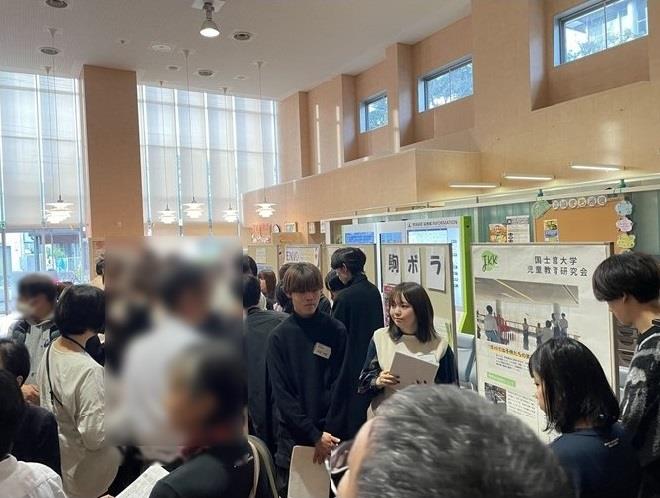 ポスターセッションの写真です。