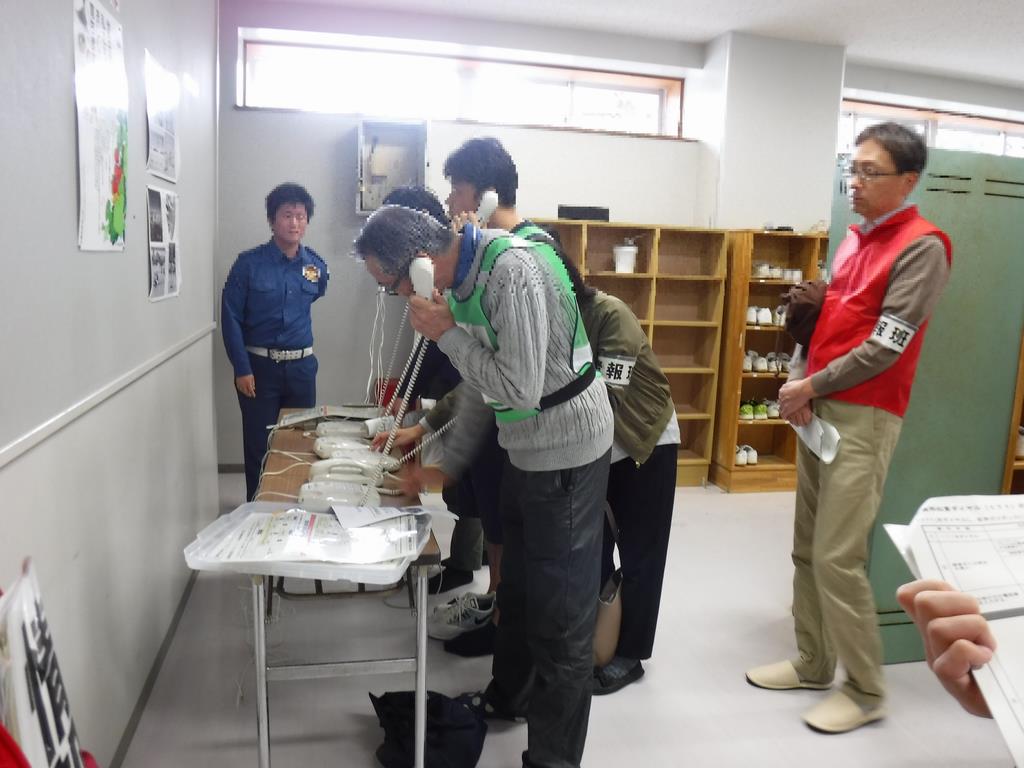 災害用伝言ダイヤル体験の様子