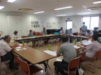 発言する学生の写真(1)