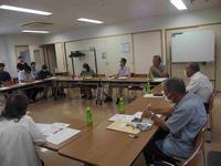 発言する学生の写真(2)