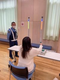 反射神経の測定の様子2