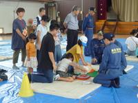 必死に心臓マッサージ中です（応急救護訓練）