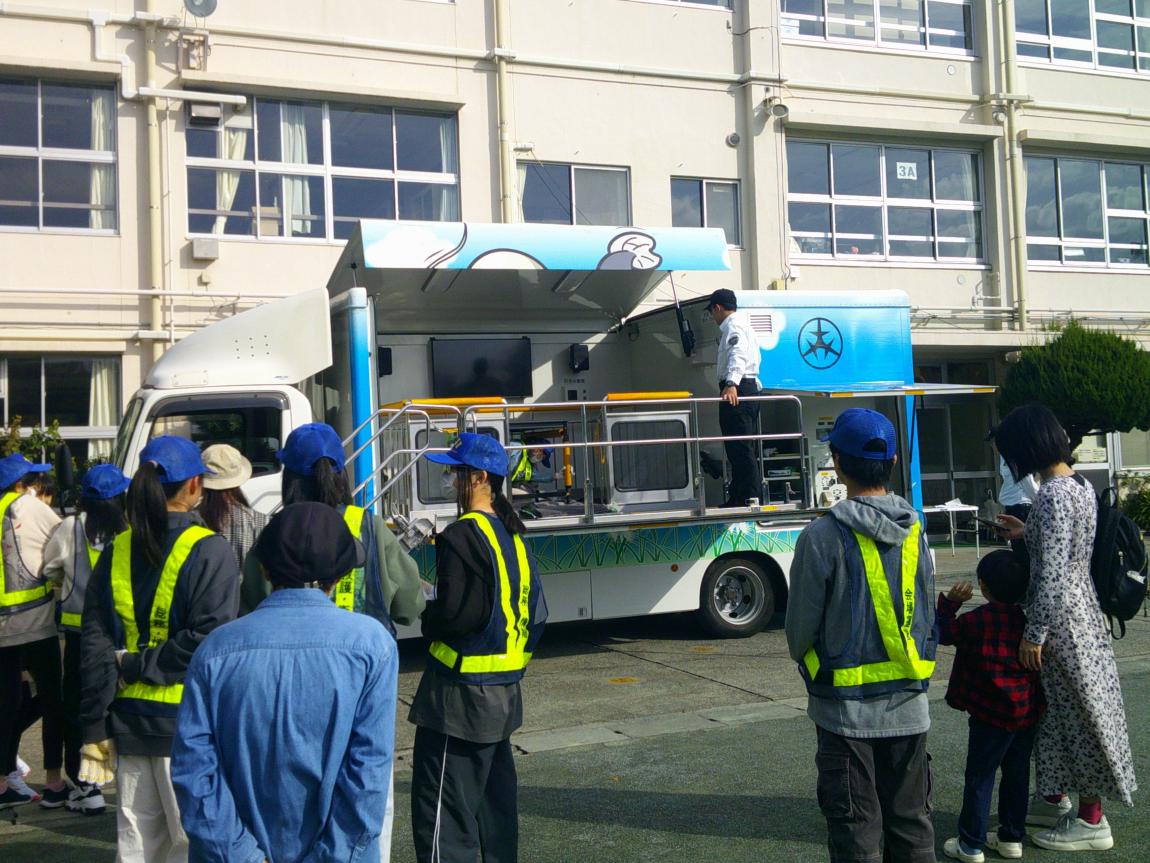 起震車
