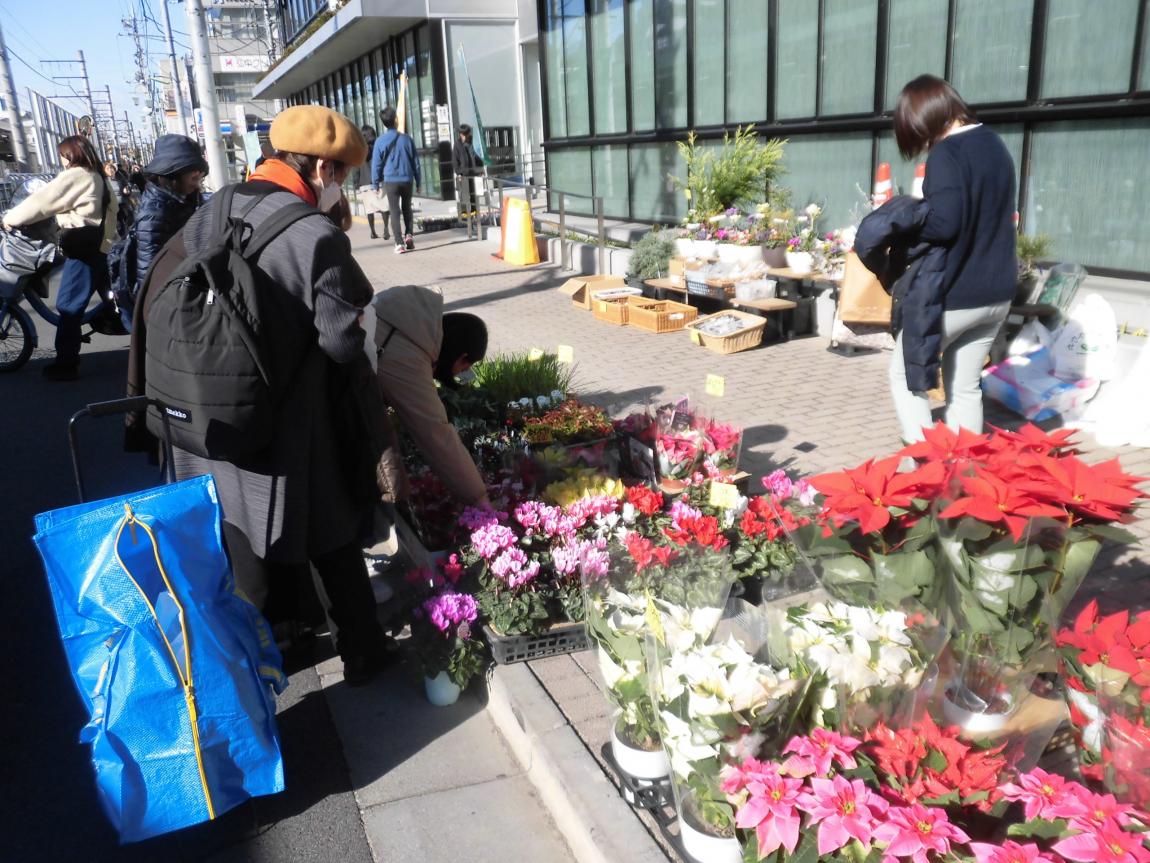 お花の販売の様子