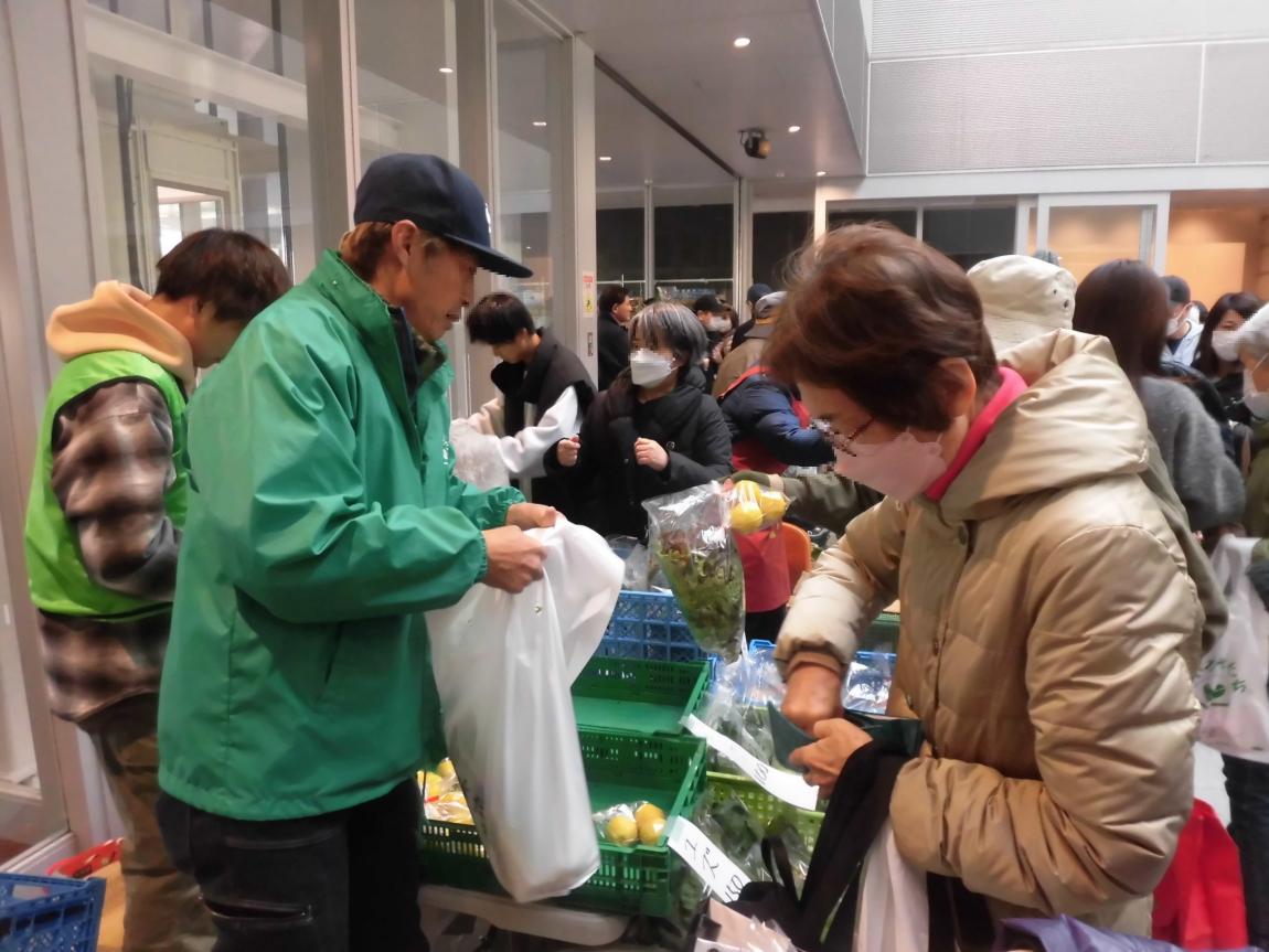 野菜の販売の様子