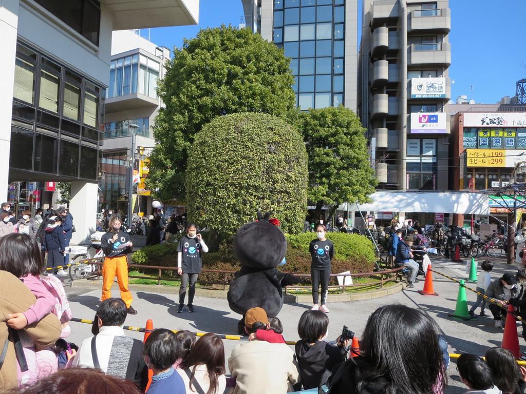 からぴょん後ろ姿