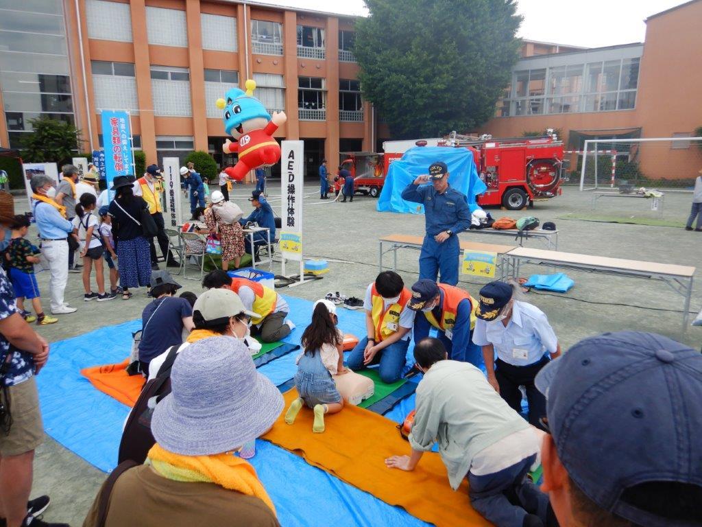 防災訓練に参加している皆さん