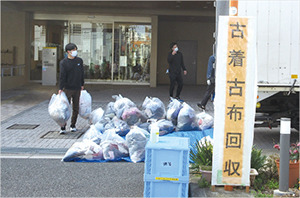 集められた古着・古布
