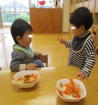 初めての野菜くず遊び