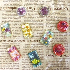 海のプラスチックごみのキーホルダー