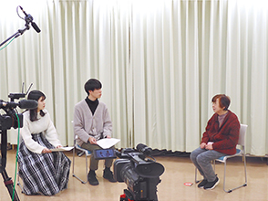 語り部DVDの聞き手の写真