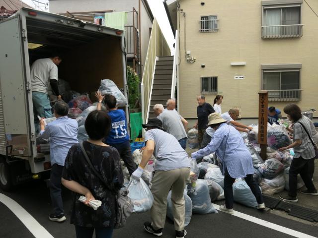 春の古着・古布回収の様子