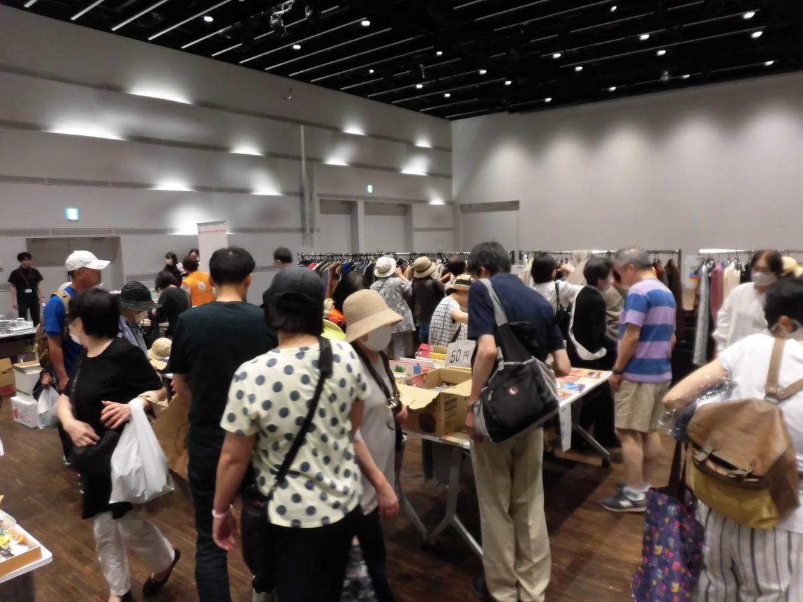 令和6年6月の朝市・日赤バザーの様子