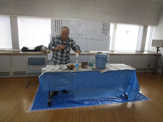 新宅先生の実演の様子