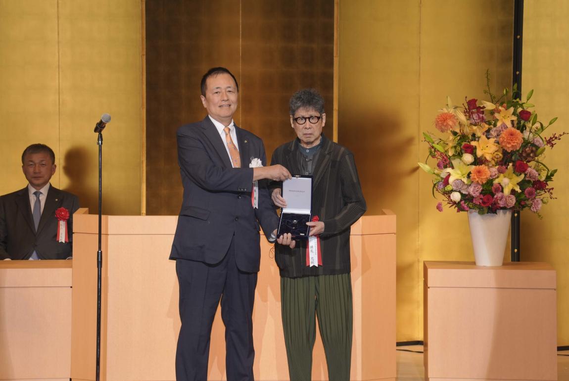 横尾氏