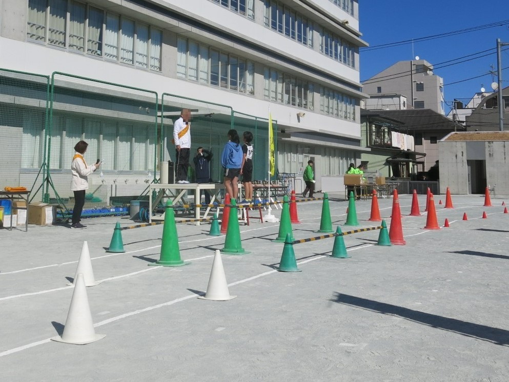 閉会