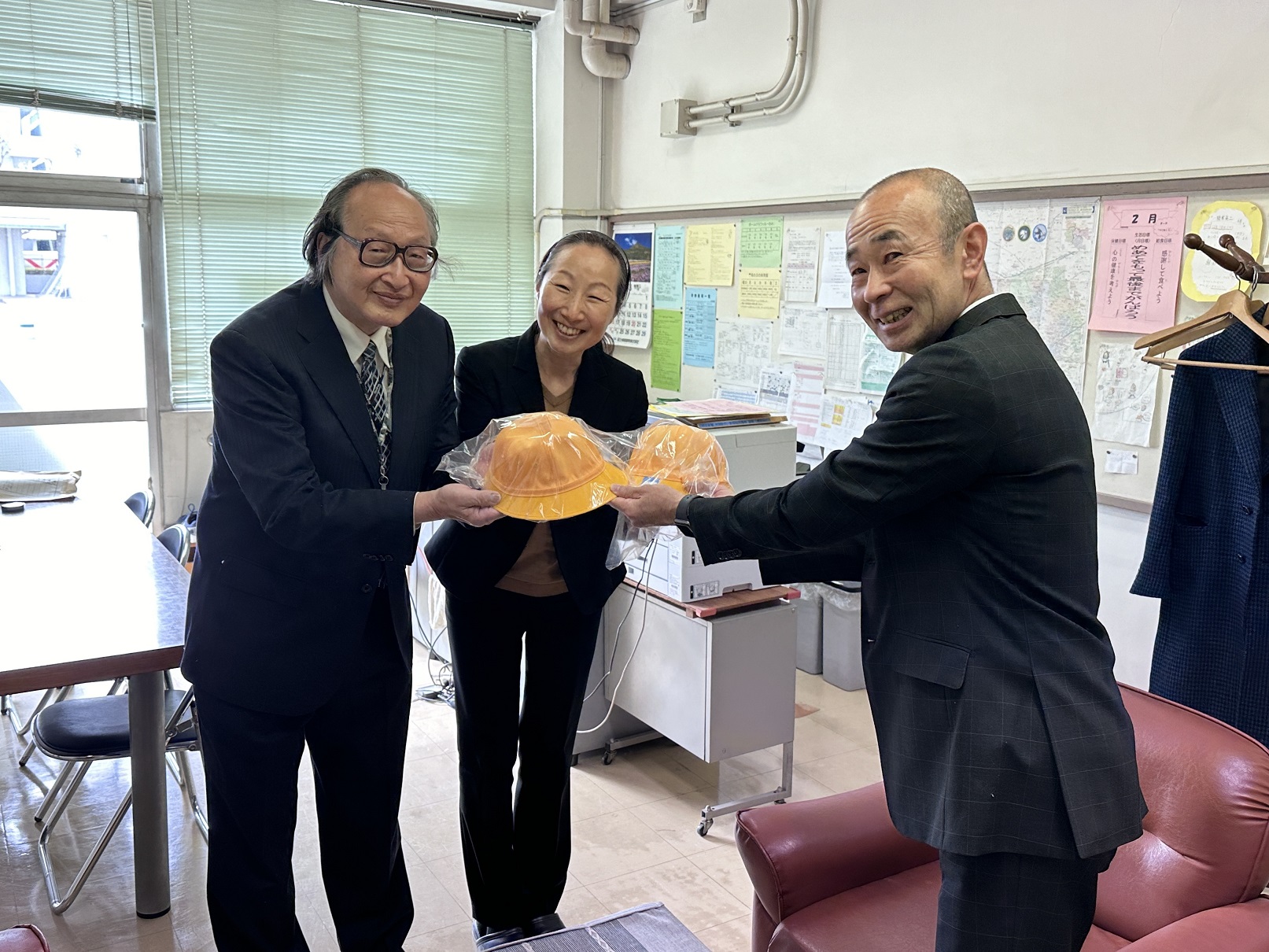 池尻小学校での帽子贈呈式