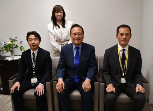 談話室4月