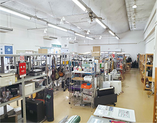 エコプラザ用賀でのリユース品売場の様子の写真