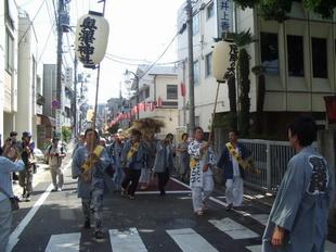 奥澤神社の大蛇お練行事