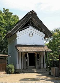 旧秋山家住宅土蔵外観