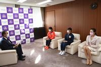辻沙絵選手、湯口英理菜選手1
