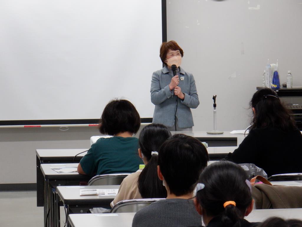 令和5年2月25日 東京大空襲体験者二瓶さんによる講話の様子