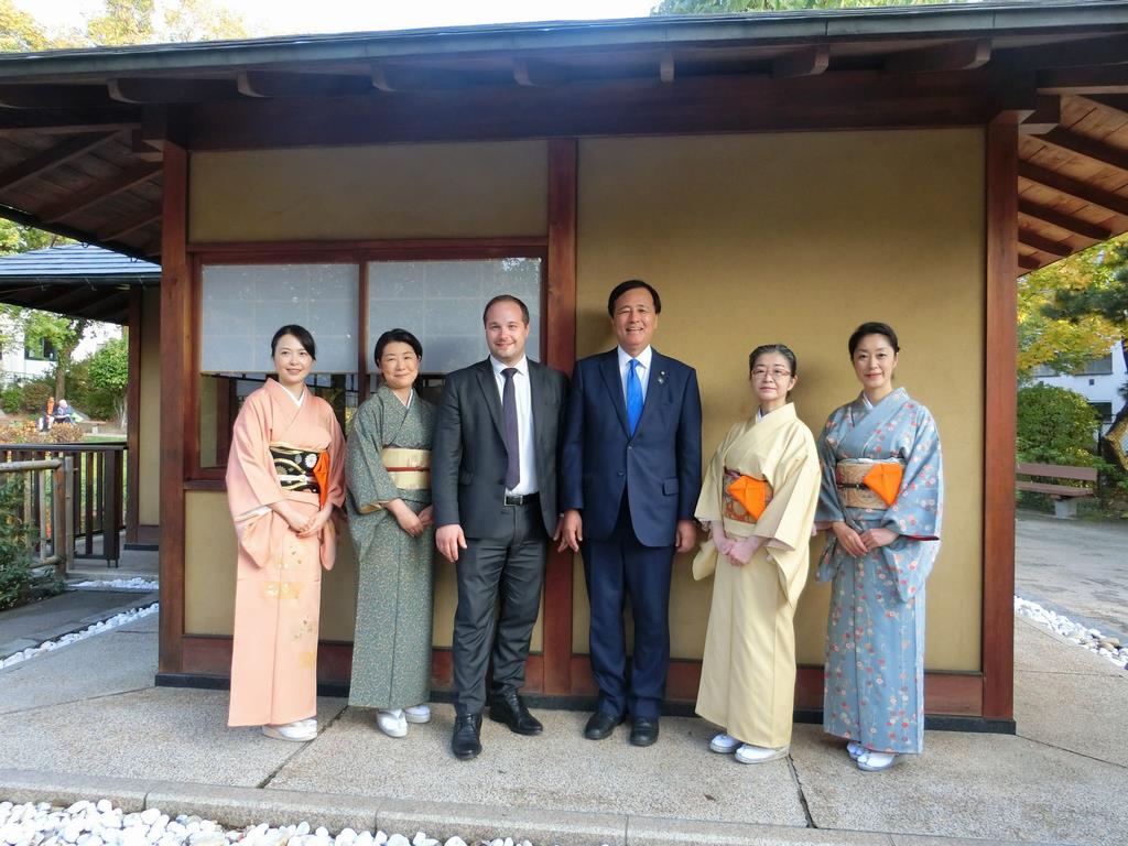 ドゥブリング区にある日本式庭園「セタガヤパルク」にて写真