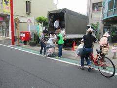 古着・古布回収の様子の写真