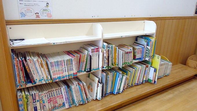 幼児図書コーナー
