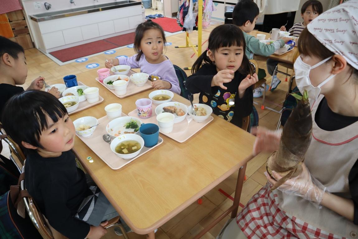 給食