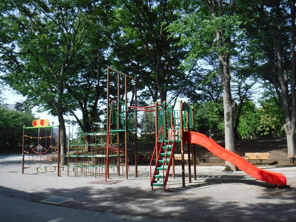 新しい遊具
