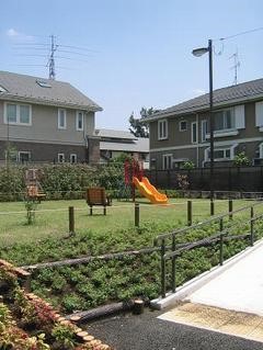芝生広場